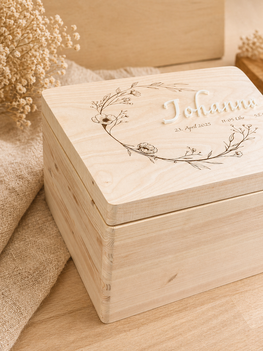 Erinnerungsbox mit Namen aus Holz – Bild 2